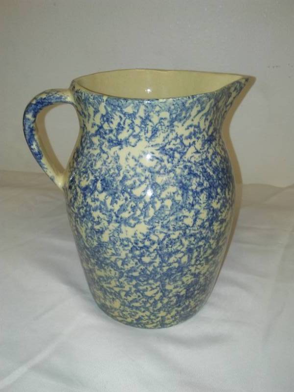 lot 119 image: Roseville Robinson Ransbottom Pitcher.