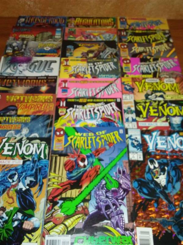 22 Comics Venom, Scarlet Spider, Vampirella.
