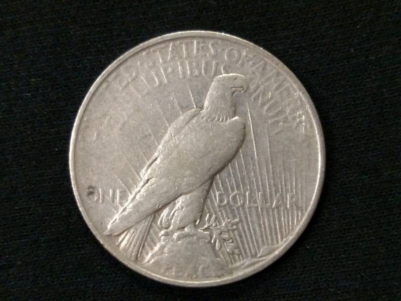 1922 D Peace Silver Dollar...