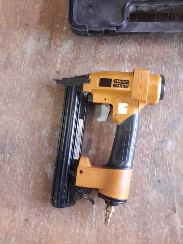 lot 15 image: Stanley Brad Trim Air Nailer
