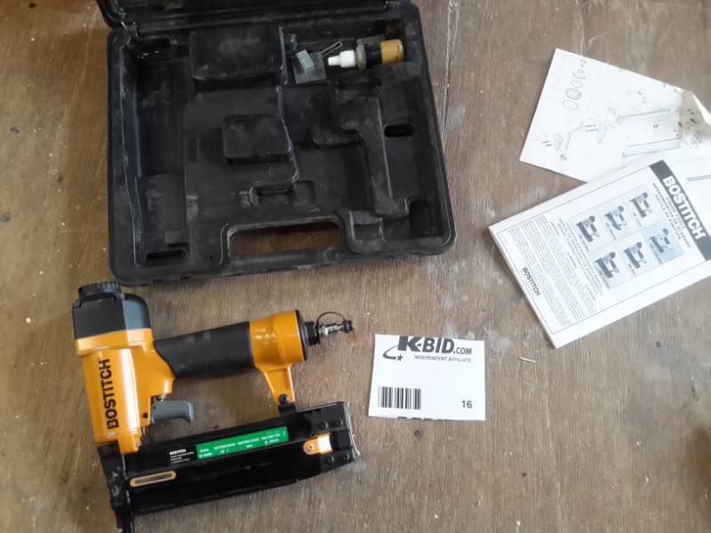 lot 16 image: Stanley Bostitch 18GA Brad Nailer