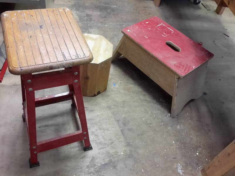 lot 71 image: 1 Workshop Stool, 2 Workshop Steps