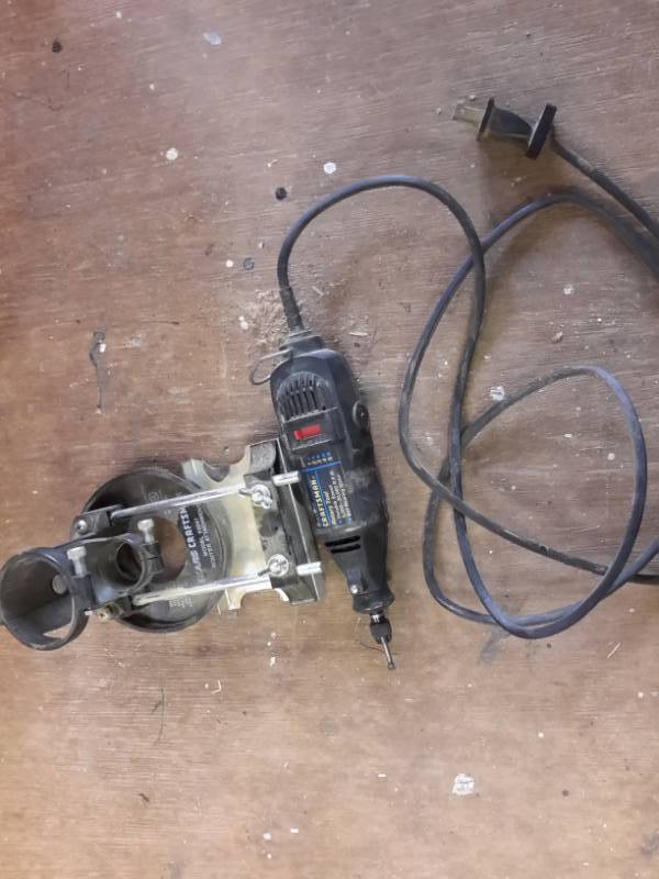 lot 25 image: Craftsman Rotary Tool with Attachment