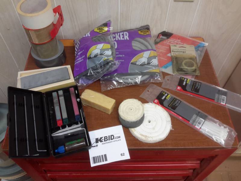 lot 62 image: Lot of Polishing and Sharpening equipment and More