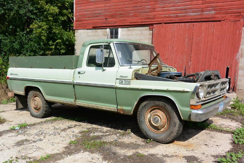 lot 1 image: 1971 Ford GW 7000 Sport Custom pick...