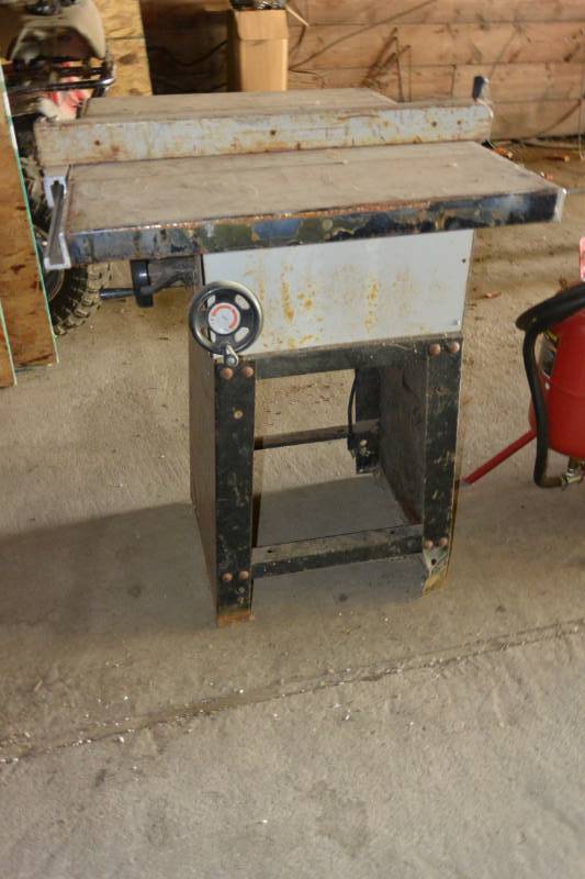 lot 7 image: Rockwell table saw...