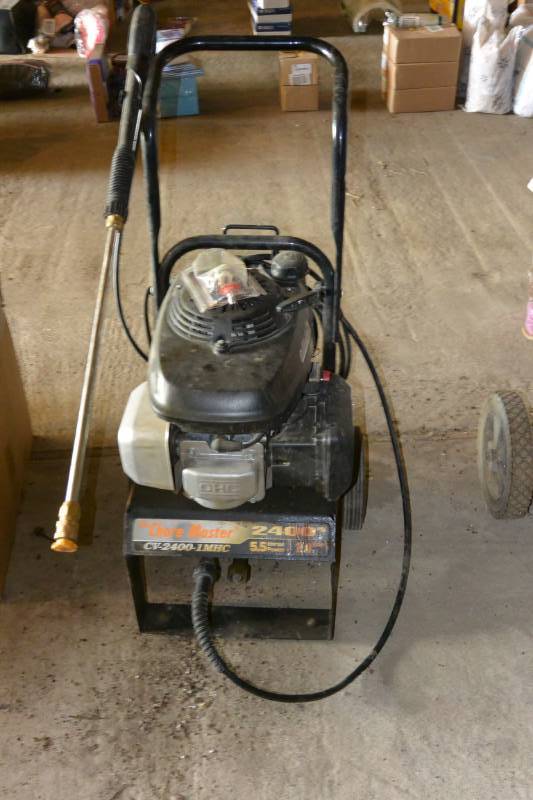 lot 11 image: Pressure Washer, works...