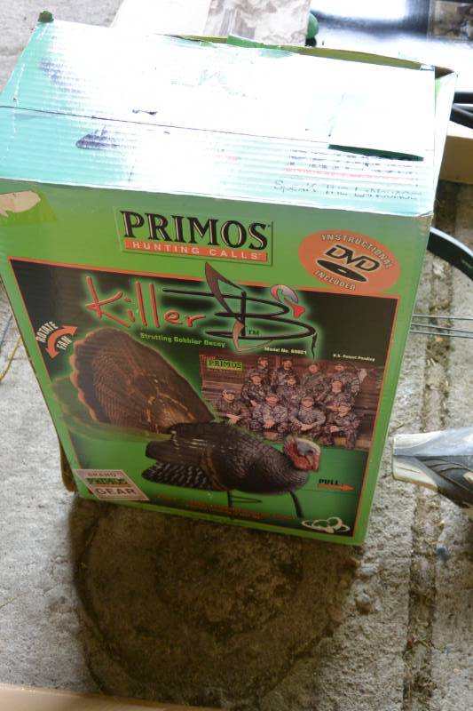 lot 33 image: New decoys and 4 used duck decoys...
