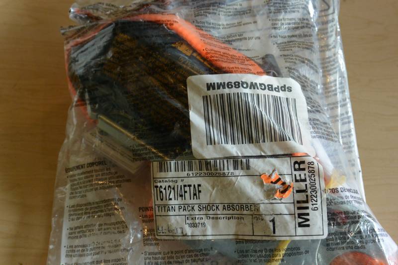 lot 42 image: New safety harness strap...