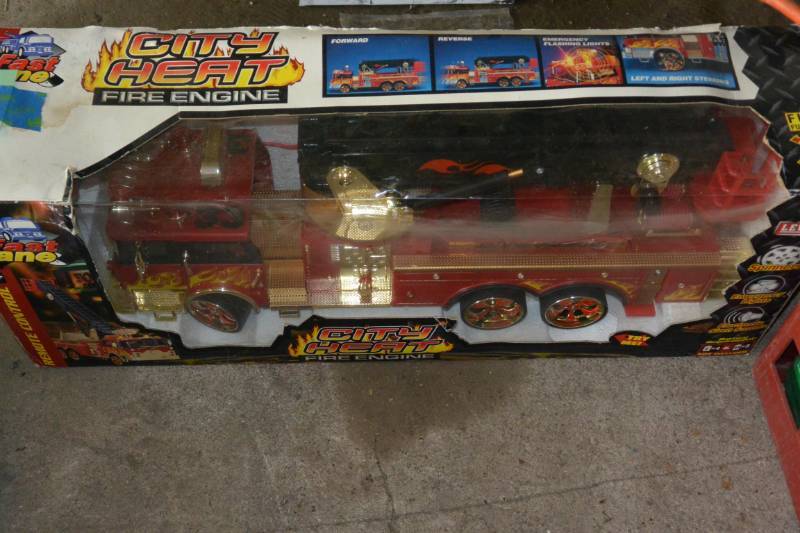 lot 88 image: Fire truck   ...