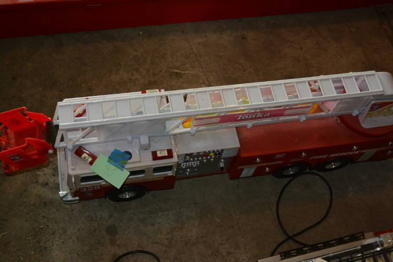 lot 90 image: Fire truck...