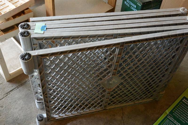 lot 118 image: Fence...