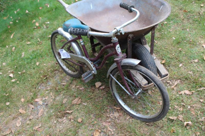 lot 45 image: Huffy Bike