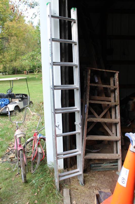 lot 32 image: Keller 8ft. Aluminum Extension Ladder