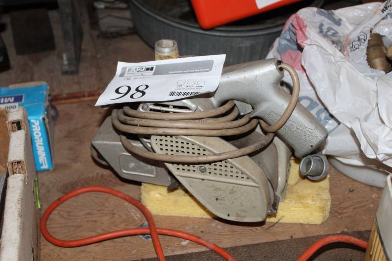lot 98 image: Skil Belt Sander