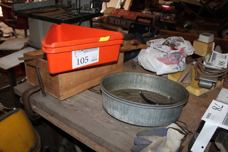 lot 105 image: Lot of (4) Oil Pans