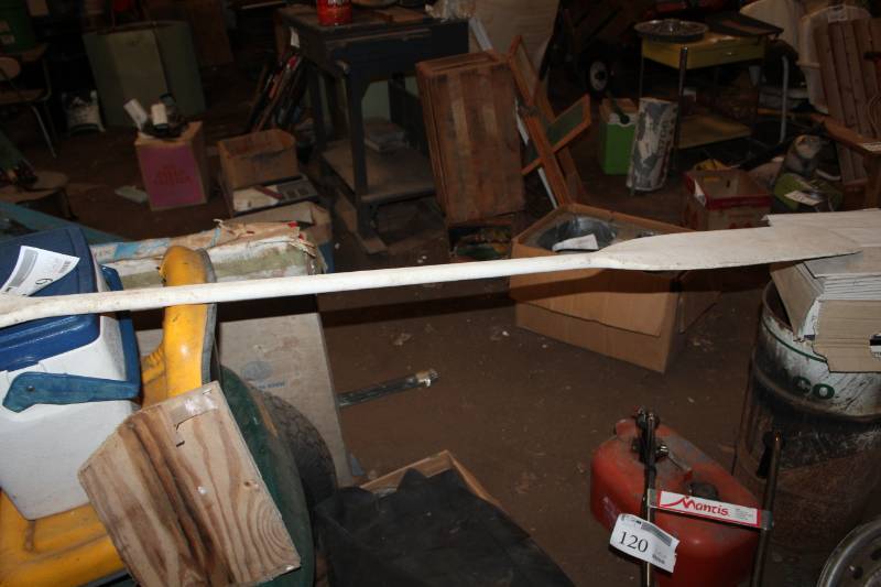 lot 129 image: Boat Paddle