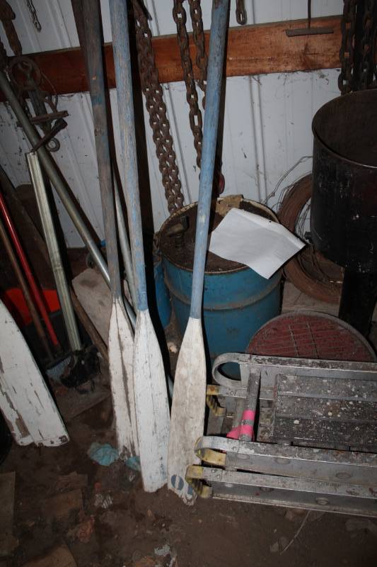 lot 127 image: Lot of (3) Boat Oars