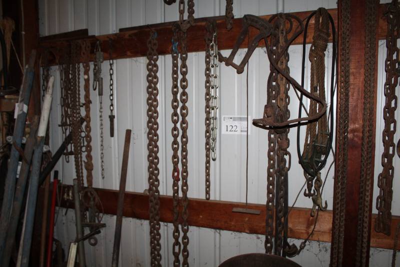 lot 122 image: Chains