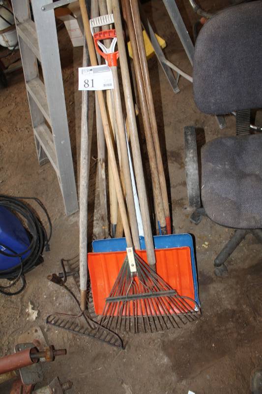 lot 81 image: Rakes, Leaf Rake, Hoes, Snow Shovels