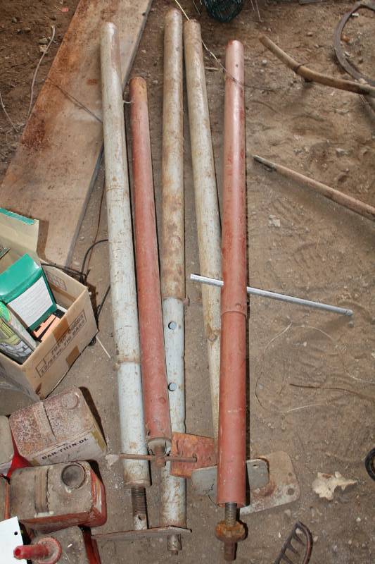 lot 76 image: Lot of (5) Adjustable Ceiling Braces