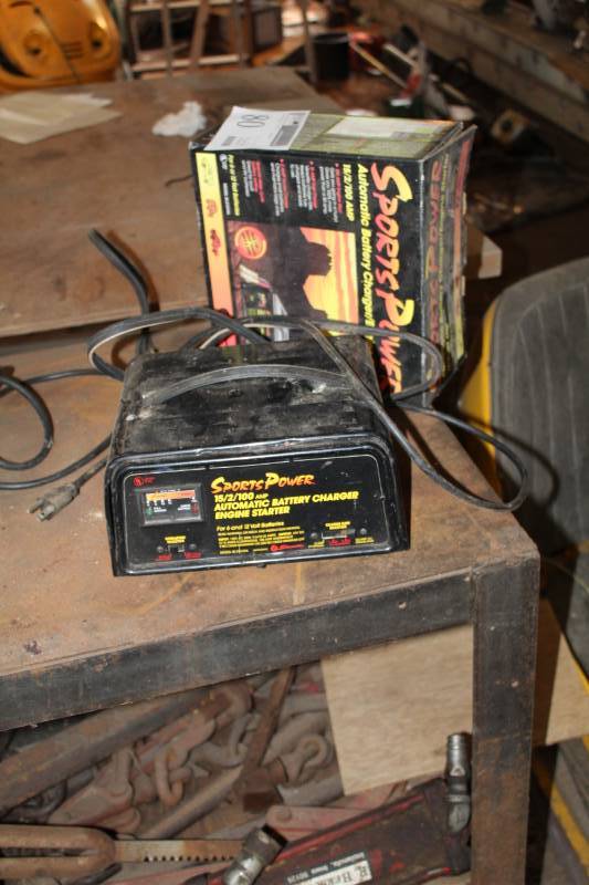 lot 80 image: SportsPower 152100A Automatic Battery Charger Engine Starter