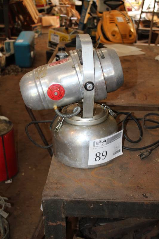 lot 89 image: Challenger Fogmaster Tri-Jet Fogger