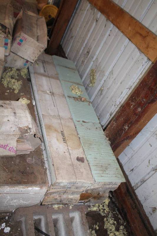 lot 230 image: Lot of (10) Boxes of China Glaze Clapboard Siding