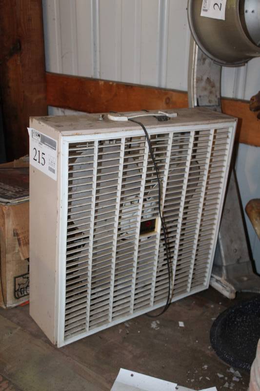 lot 215 image: Box Floor Fan