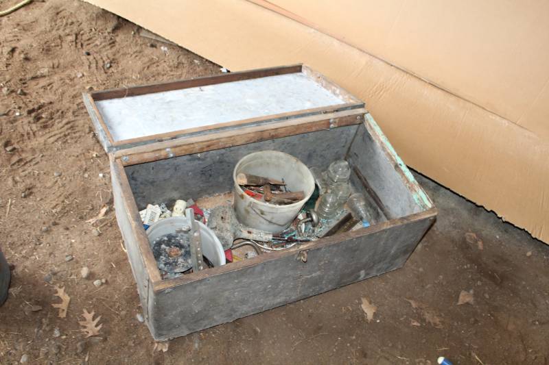 lot 153 image: Metal Box