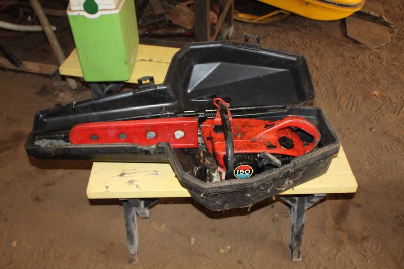 lot 179 image: Homelite 150 Chainsaw w Case
