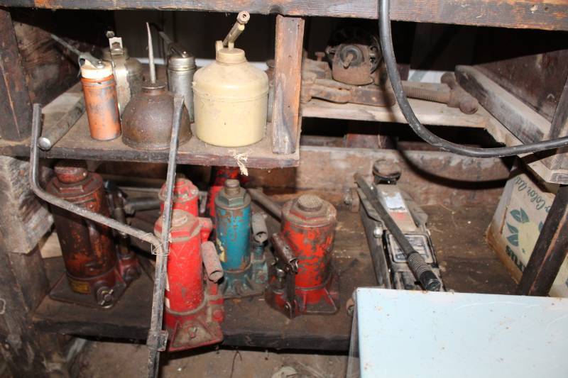 lot 67 image: Bottle Jacks, Hydraulic Floor Jack
