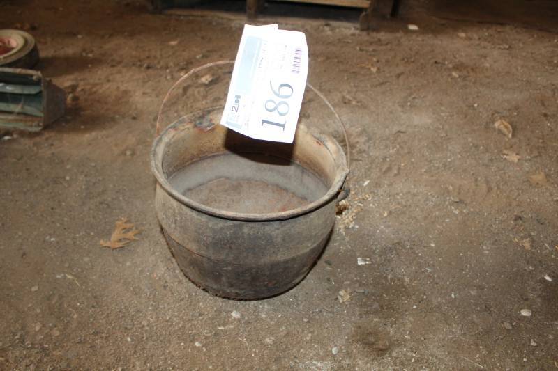 lot 186 image: Cast Iron Cauldron