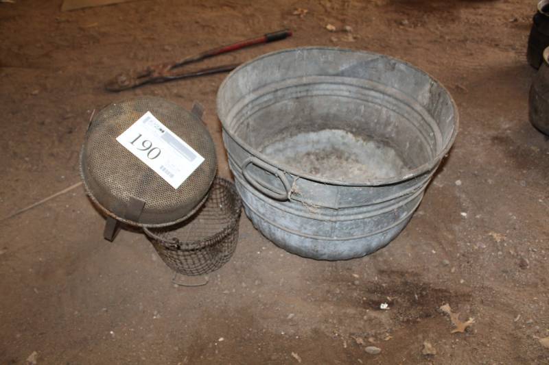 lot 190 image: Large Metal Wash Basin, Basket