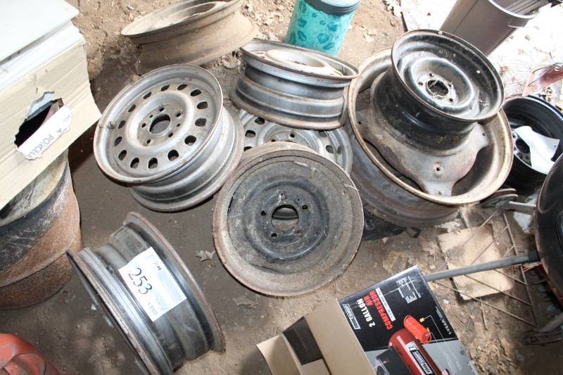 lot 253 image: Car Wheels
