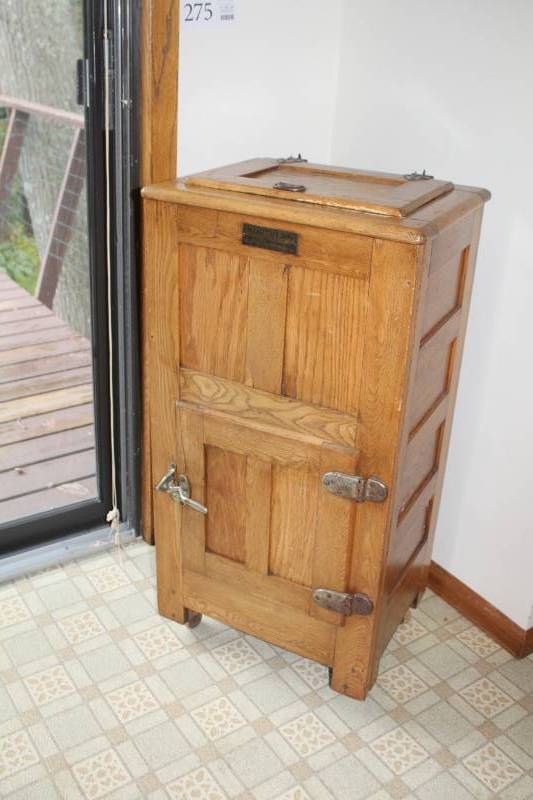 lot 275 image: Vintage Northern Wood Ice Box
