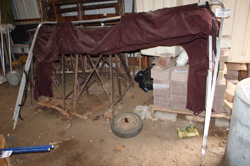 lot 375 image: Pontoon Boat Canopy