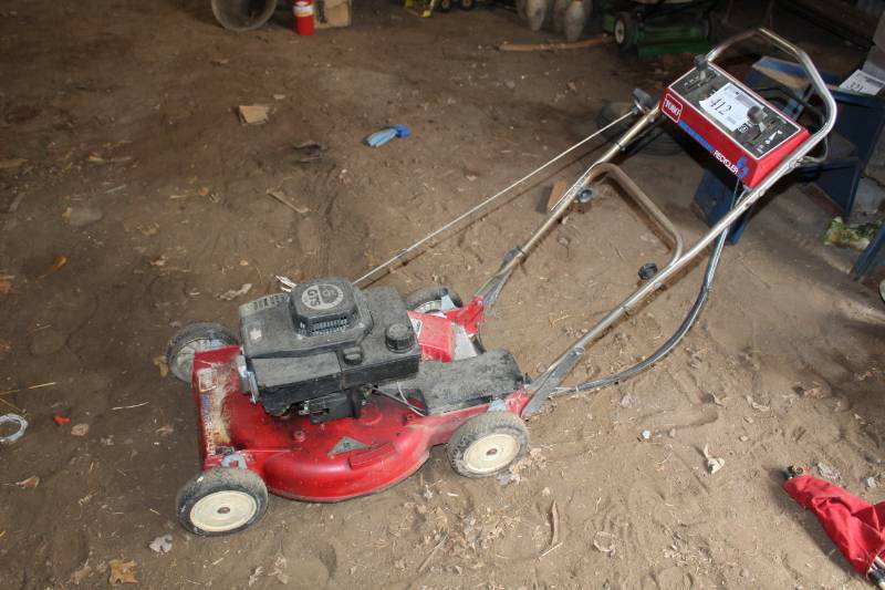 lot 412 image: Toro Recycler Push Lawn Mower