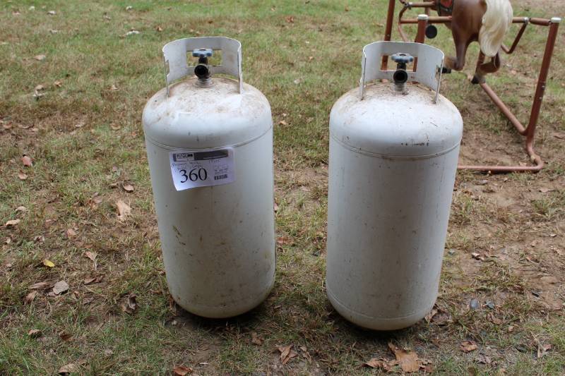 lot 360 image: Lot of (2) Propane Tanks