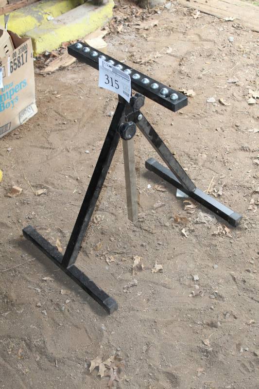 lot 315 image: Adjustable Roller Stand