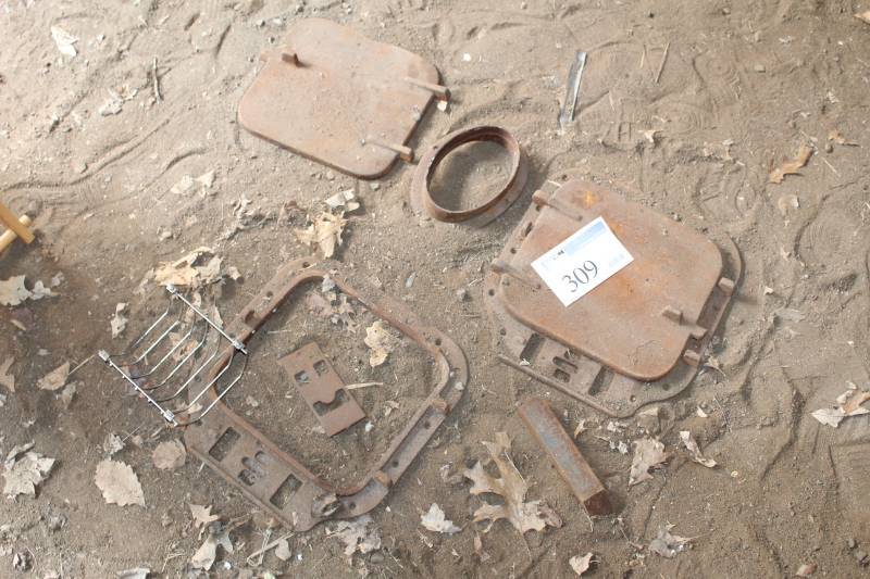 lot 309 image: Cast Iron Stove Fixtures