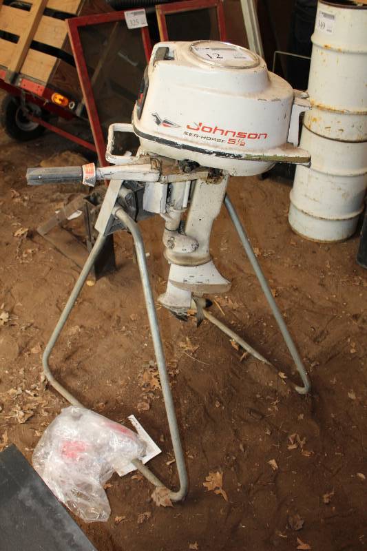 lot 12 image: Johnson Seahorse Outboard Boat Motor