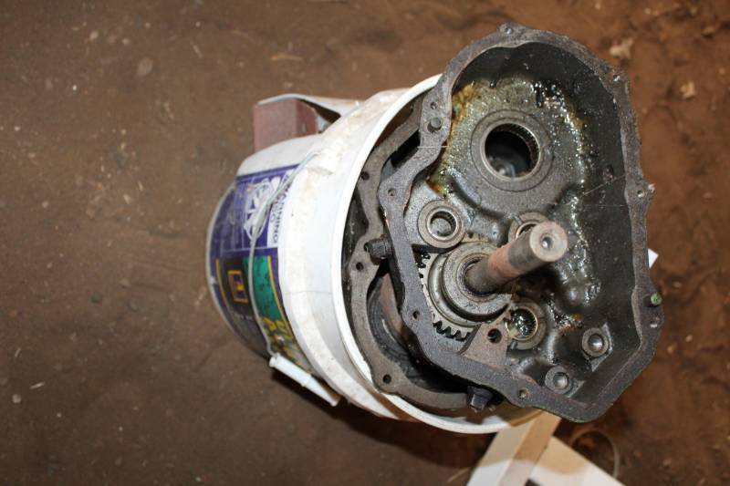 lot 351 image: Engine Parts