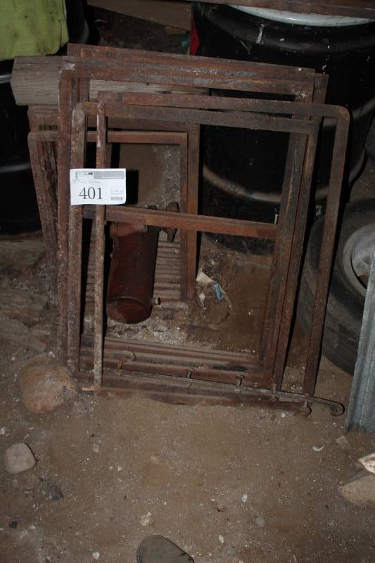 lot 401 image: Lot of (20) Metal Frames