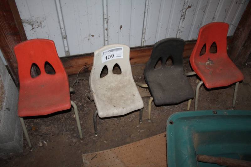 lot 409 image: Lot of (4) Plastic Childrens Chairs