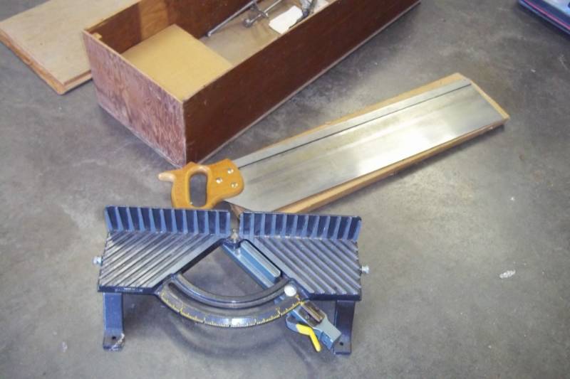 Cross Cut Saw with Case