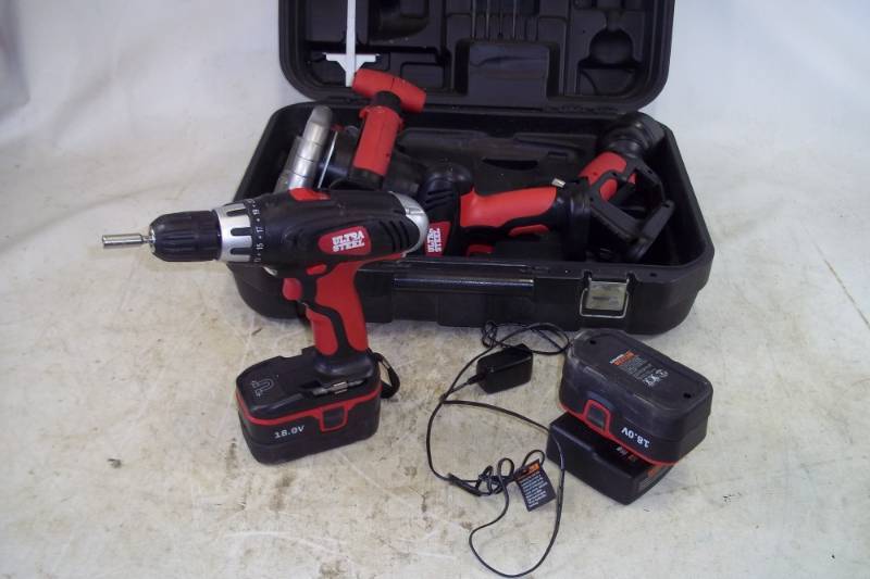 18 Volt cordless tool set with case