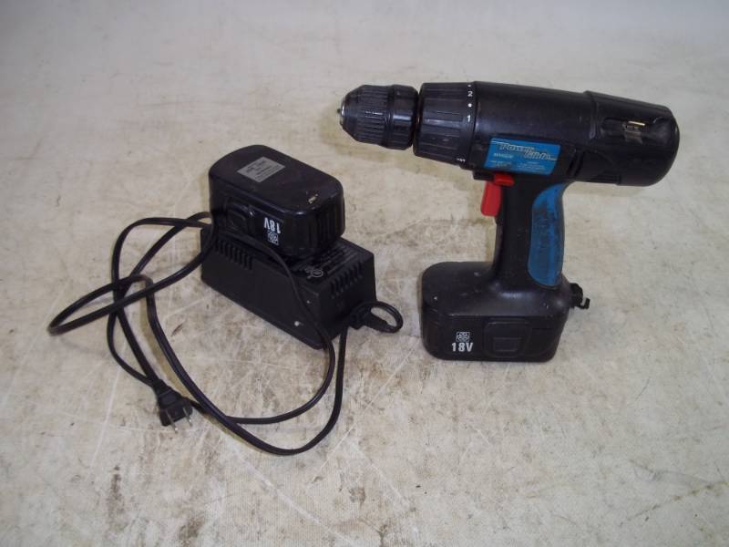 18vCordless drill with 2 batteries and charger