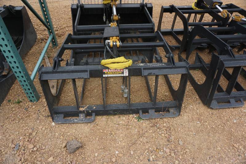 lot 10 image: Universal Mount Bobcat Skid Loader Skid Steer 48 Root Grapple Bucket