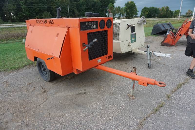 lot 6 image: Sullivan D185-Q4 Tow Behind Commercial Air Compressor